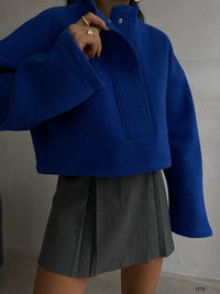 Yaka Detaylı Oversize Crop Sweat