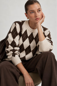 Diamond Pattern Crew Neck Knit Sweater