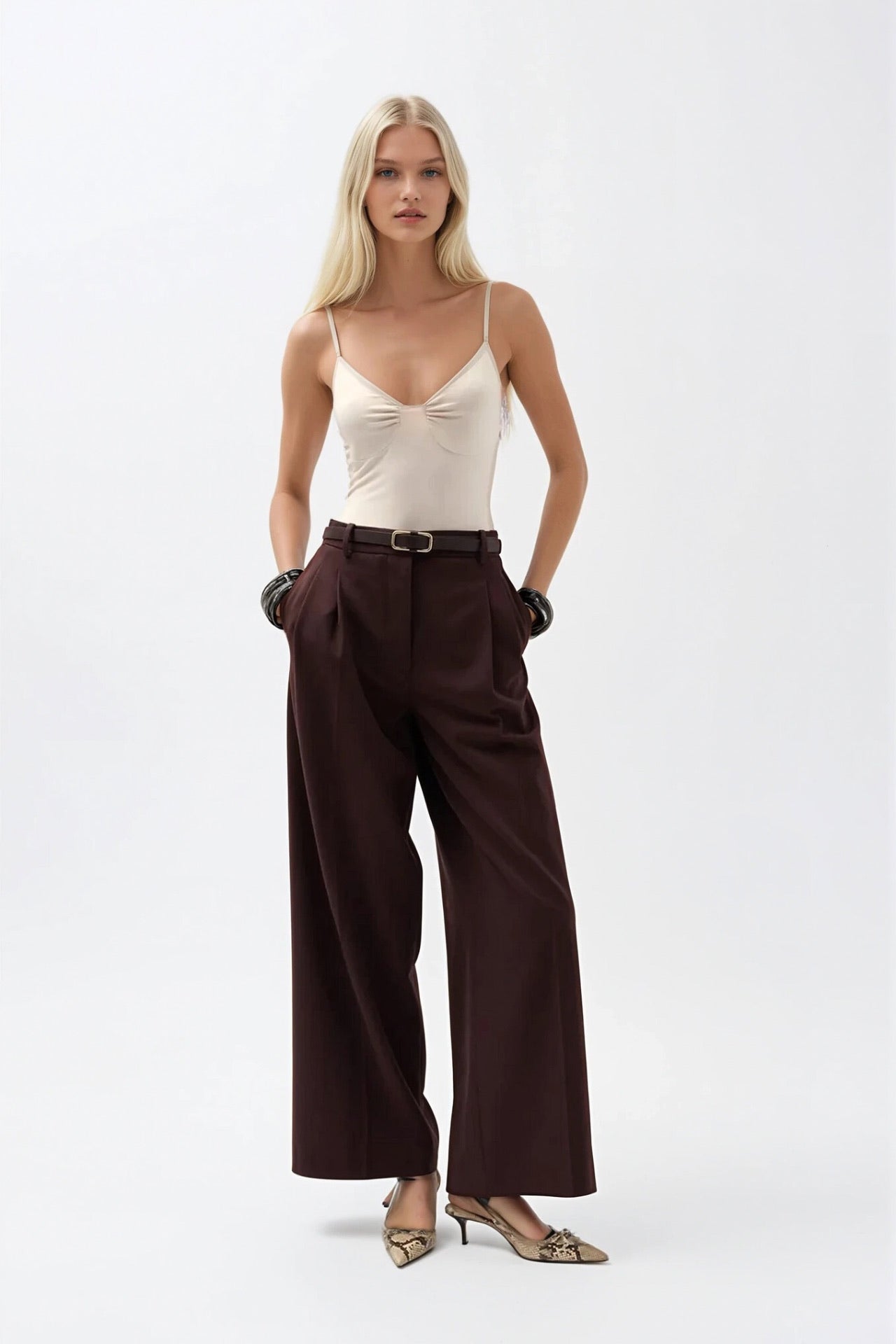 Önü Büzgülü Askılı Bodysuit - Bej