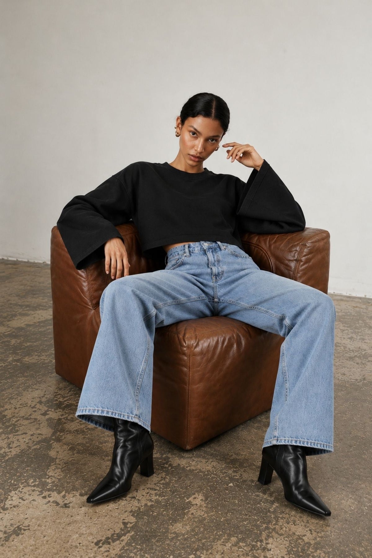 Geniş Kol Bisiklet Yaka Basic Sweatshirt - Siyah